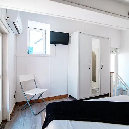 Πανσιόν Joivy Al Duomo 3*