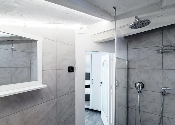 Πανσιόν Joivy Al Duomo 3*