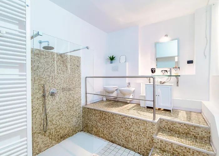 Joivy Al Duomo בית הארחה קומו