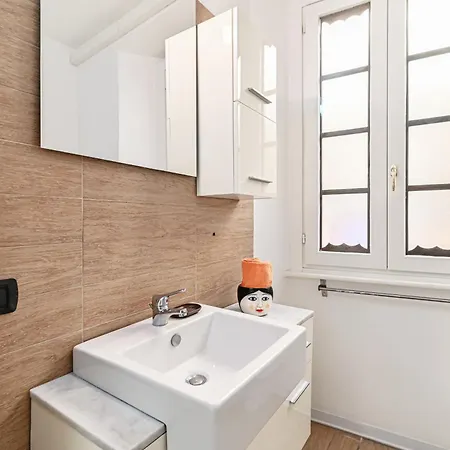 Joivy Al Duomo 게스트하우스 3*